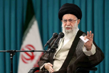 ট্রাম্পকেই ক্ষমতাচ্যুত করার হুঁশিয়ারি দিলেন খামেনি