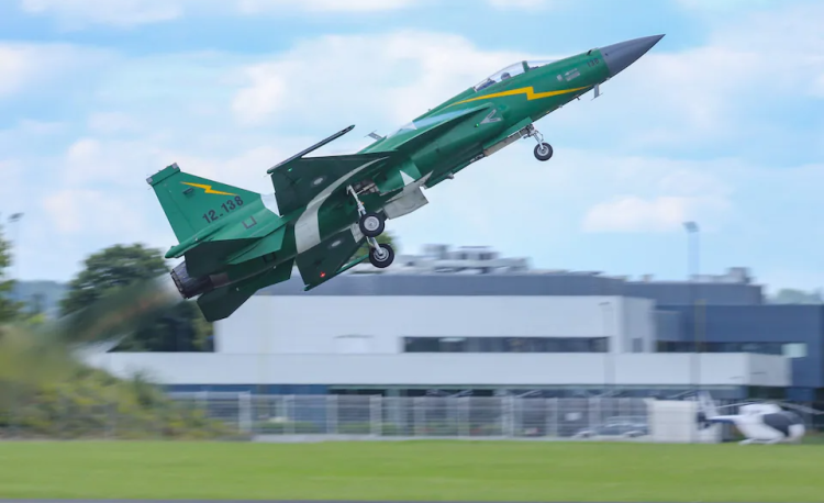 বিশ্ববাজারে পাকিস্তানের জেএফ-১৭ যুদ্ধবিমান কেনার হিড়িক; বাংলাদেশসহ যেসব দেশ আছে তালিকায়