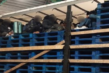 লন্ডন থেকে লরিতে ফ্রান্স পাচারকালে ২৩ বাংলাদেশি উদ্ধার