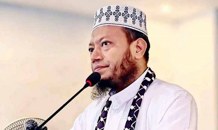 ভোট চাওয়ায় মুফতি আমির হামজার মাকে লাঞ্ছিতের অভিযোগ যুবদল নেতার বিরুদ্ধে