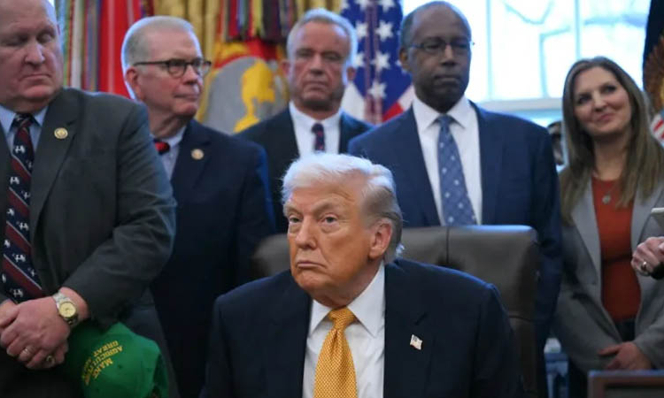 ইরান ইস্যুতে ট্রাম্পের হঠাৎ নমনীয় সুর, নেপথ্যে তেহরানের সুস্পষ্ট হুমকি