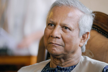 কর্মকর্তা-কর্মচারীদের কাছে বিদায় নিলেন প্রধান উপদেষ্টা