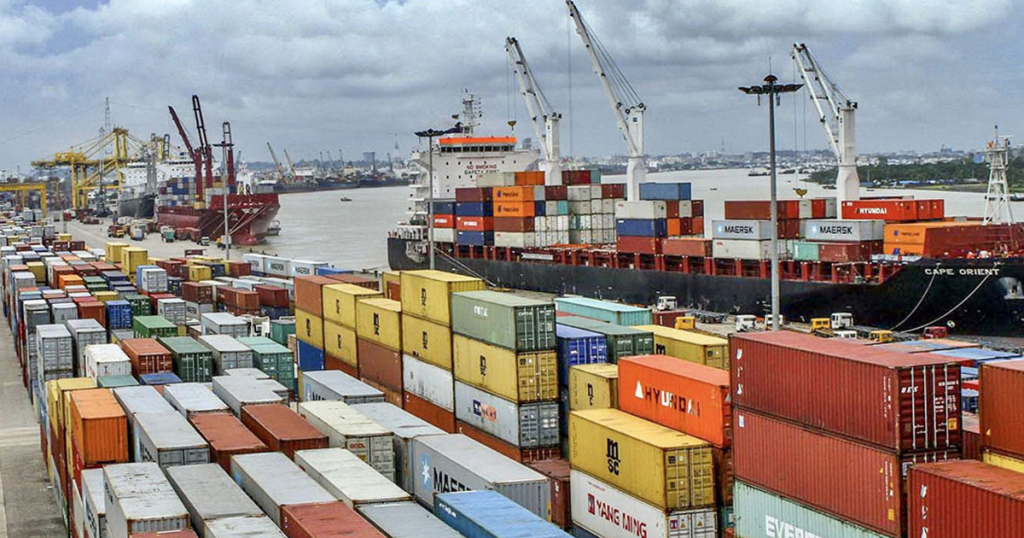 চট্টগ্রাম বন্দরে অনির্দিষ্টকালের কর্মবিরতি ঘোষণা