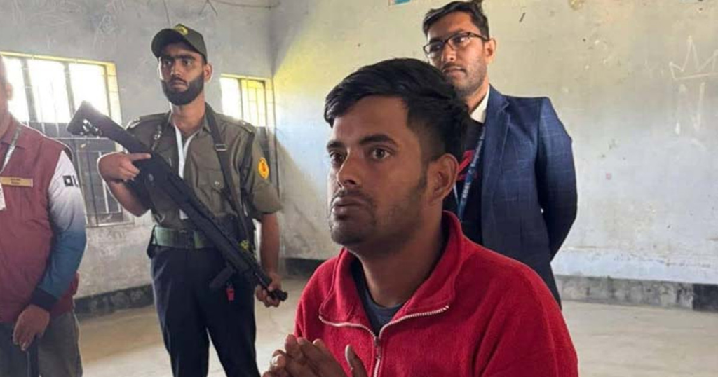 ভোটের ব্যালট পেপার নিয়ে পালানোর সময় যুবক আটক