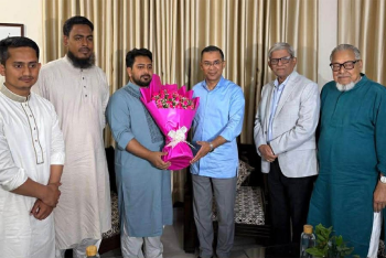 নাহিদ ইসলামের বাসায় তারেক রহমান