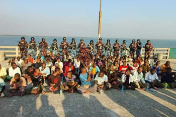 আরাকান আর্মির কবলে থাকা ৭৩ বাংলাদেশিকে ফিরিয়ে আনল বিজিবি