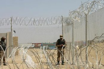 পাকিস্তানের ৪০ সেনা চৌকি দখল