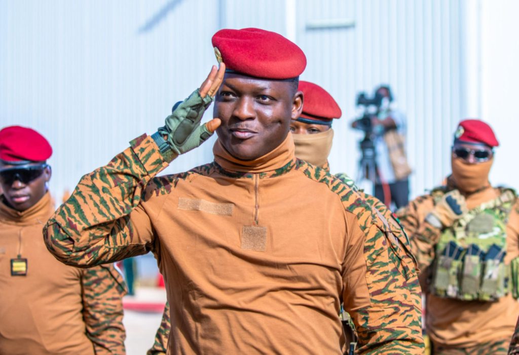 বুরকিনা ফাসোতে সকল রাজনৈতিক দল নিষিদ্ধ করলেন ইব্রাহিম ট্রাওরে