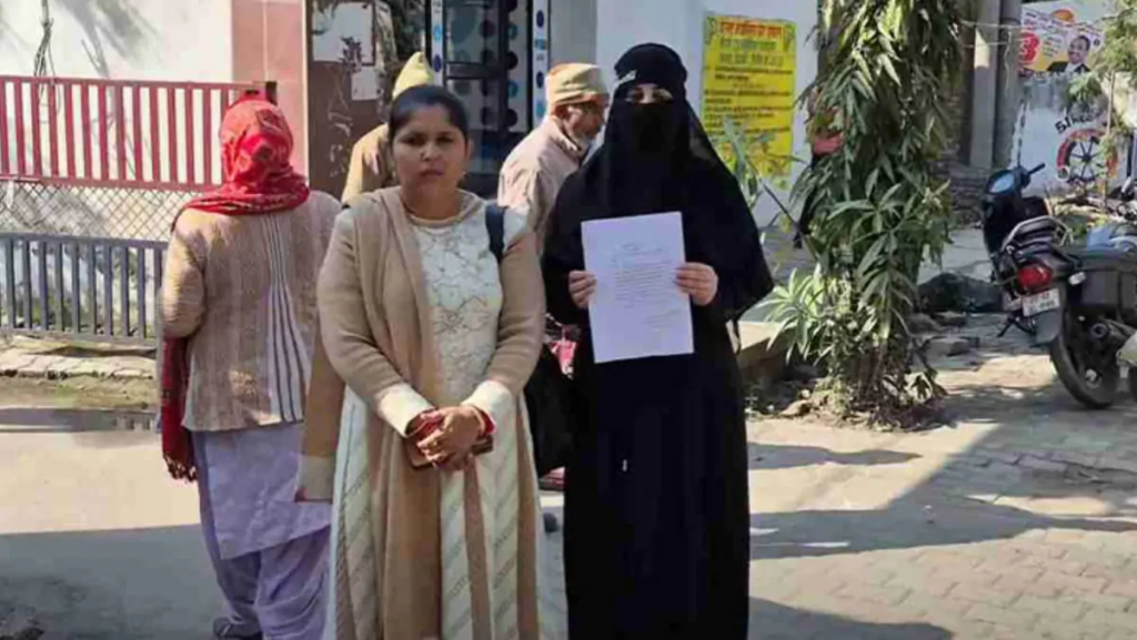 ভারতে কাশ্মীরি তরুণীকে আটকে রেখে টানা ১০ দিন ধরে ধর্ষণ করলেন হিন্দু গ্রাম প্রধান