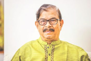 নির্বাচনের মাত্র তিন দিন আগে  ঢাকা-১৮ আসন থেকে কেন সরে দাঁড়ালেন মান্না?