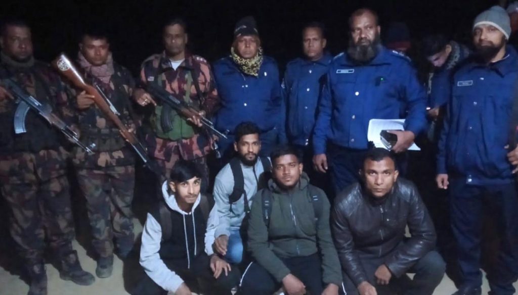 পর্তুগালে পাড়ি দিতে ভারতে প্রবেশের চেষ্টা; আটক ৪ বাংলাদে‌শি