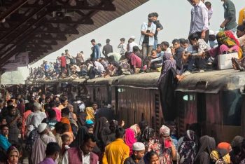 দেশজুড়ে ভোটের উৎসব; স্টেশন ও টার্মিনালগুলোতে মানুষের উপচে পড়া ভিড়