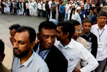 সমগ্র দেশে চলছে শান্তিপূর্ণ ভোট গ্রহণ