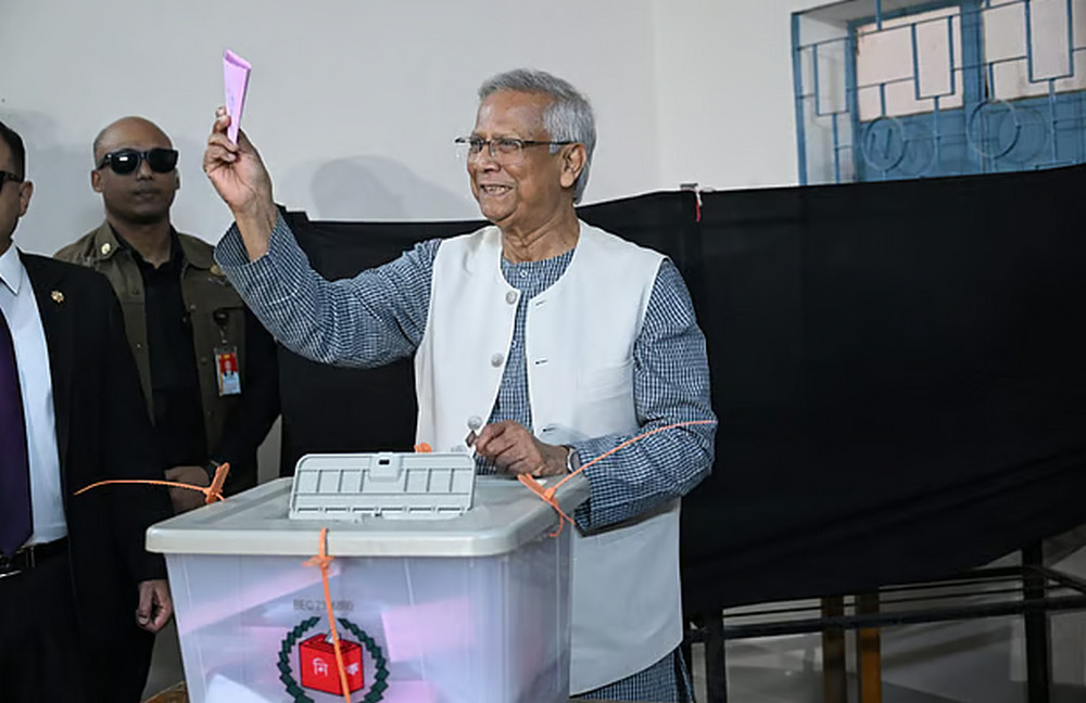 আজ বাংলাদেশের সবার জন্য আনন্দের দিন: ভোট দিয়ে বললেন প্রধান উপদেষ্টা