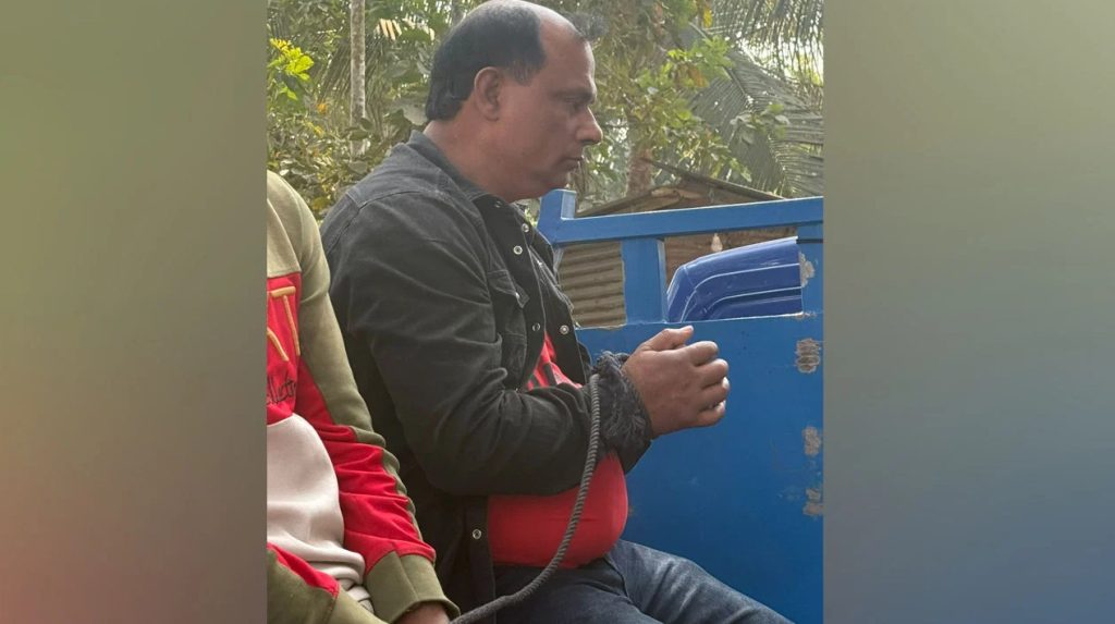 ভোটকেন্দ্রে প্রভাব বিস্তারের অভিযোগে আটক যুবদল নেতা