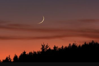 বাংলাদেশের আকাশে চাঁদ; বৃহস্পতিবার থেকে রোজা শুরু