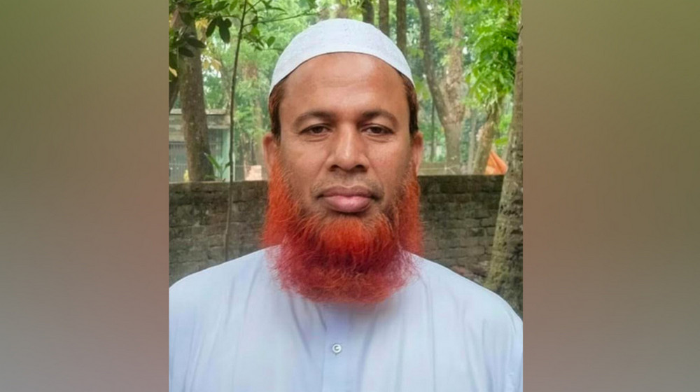 ২৬ বছর ধরে বিনা টাকায় খতম তারাবিহ পড়ান “মাহফুজ হুজুর”