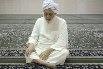 অর্ধশতাব্দী কুরআনের খেদমতে কাটিয়ে না ফেরার দেশে মসজিদে নববীর শায়খ আবদুল্লাহ