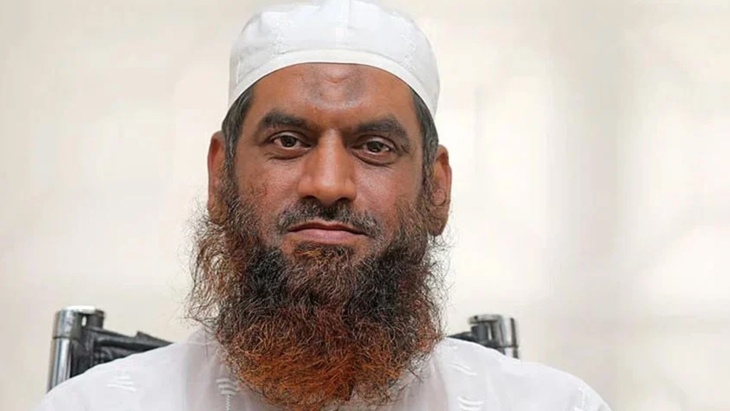 সরকারি শারীরিক শিক্ষা কলেজে ভোট দেবেন মাওলানা মামুনুল হক