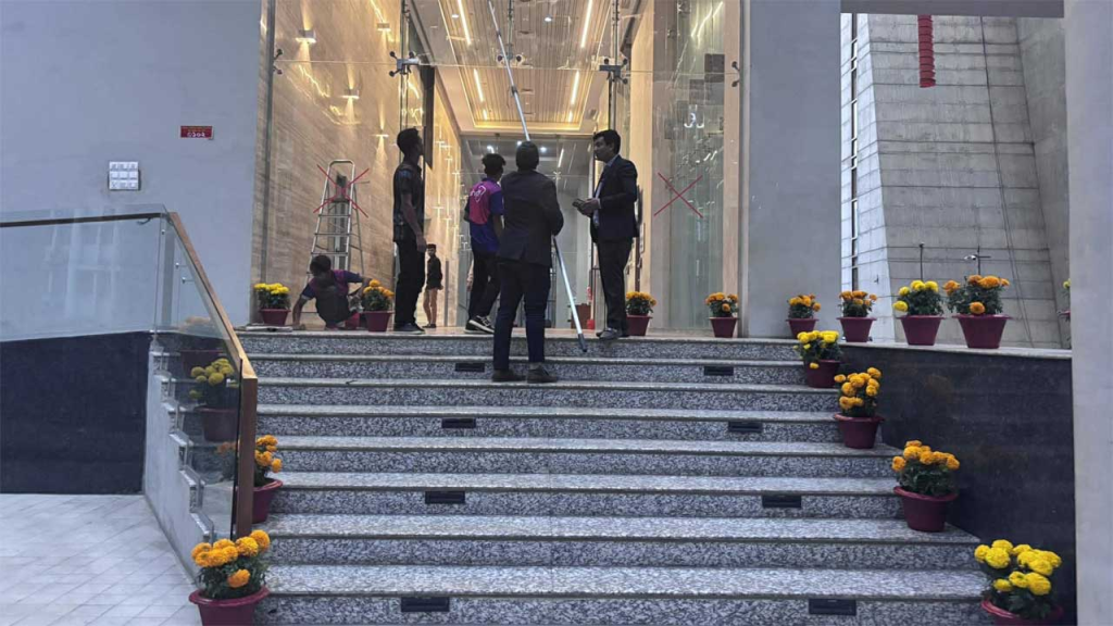 ধুয়ে-মুছে প্রস্তুত হচ্ছে সচিবালয়ে প্রধানমন্ত্রীর অফিস, সাজ সাজ রব