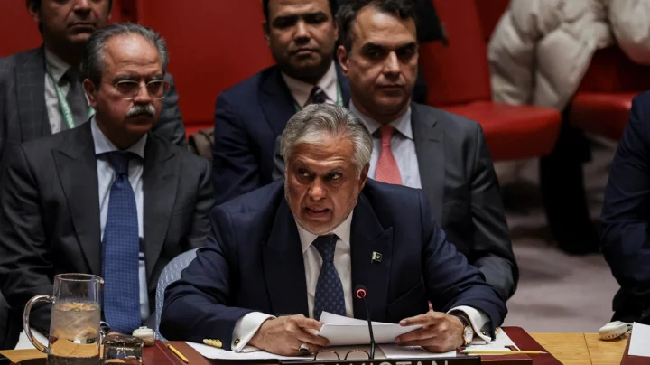 এবার ইরানকে উড়িয়ে দেওয়ার হুমকি পাকিস্তানের