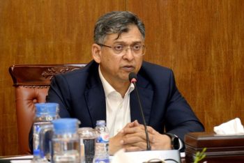 চাঁদাবাজদের তালিকা তৈরি করে দ্রুতই আইনের আওতায় নিয়ে আসার আশ্বাস স্বরাষ্ট্রমন্ত্রীর