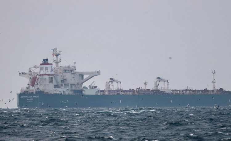 শ্রীলঙ্কার উপকূলে ইরানি জাহাজে সাবমেরিন হামলা, নিখোঁজ অন্তত ১০১