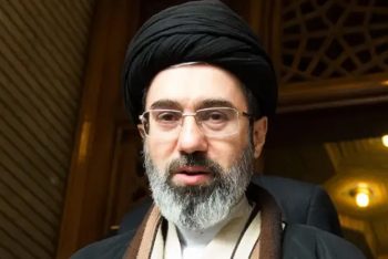 এই অঞ্চলের সব মার্কিন ঘাঁটি বন্ধ করতে হবে: মুজতবা খামেনি