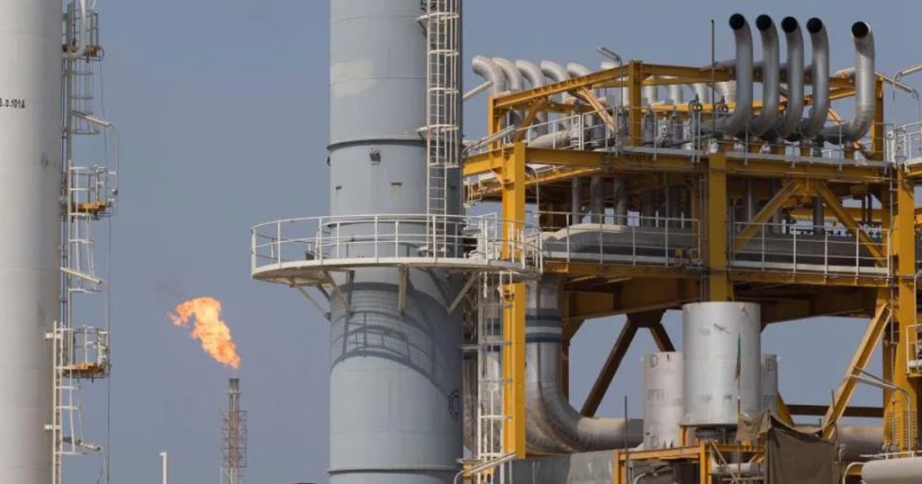 ইরান–কাতার গ্যাস স্থাপনায় হামলা, তেলের দাম আবারও ১১০ ডলার ছাড়ালো