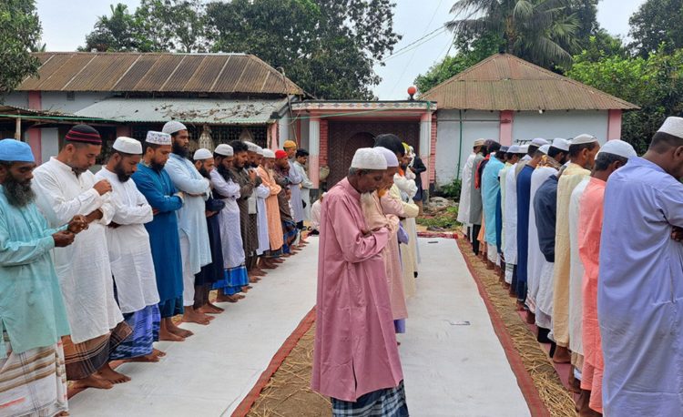 দিনাজপুরের ২০ গ্রামে ঈদ আজ