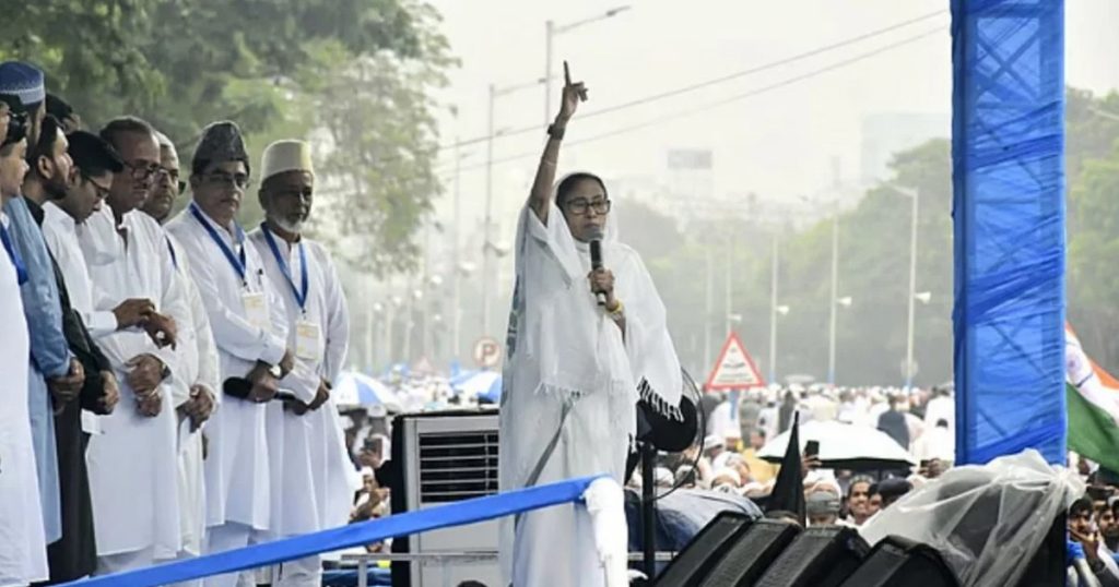 মোদি হলেন ভারতের সবচেয়ে বড় অনুপ্রবেশকারী: মমতা বন্দ্যোপাধ্যায়