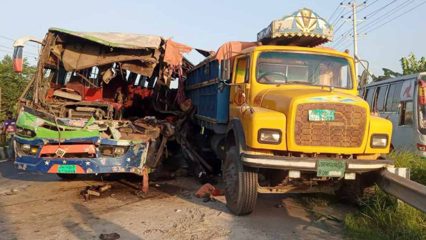 ঈদযাত্রার ১৫ দিনে সমগ্র দেশে ৩৪৬টি সড়ক দুর্ঘটনা; নিহত ৩৫১