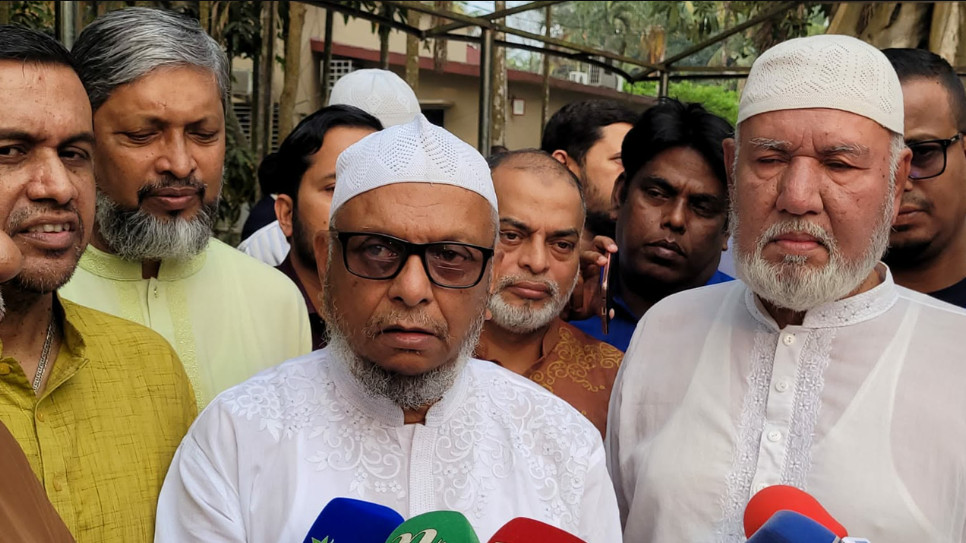 পরিস্থিতি খারাপ হলে প্রবাসীরা দেশে ফিরতে পারবেন: প্রবাসীমন্ত্রী