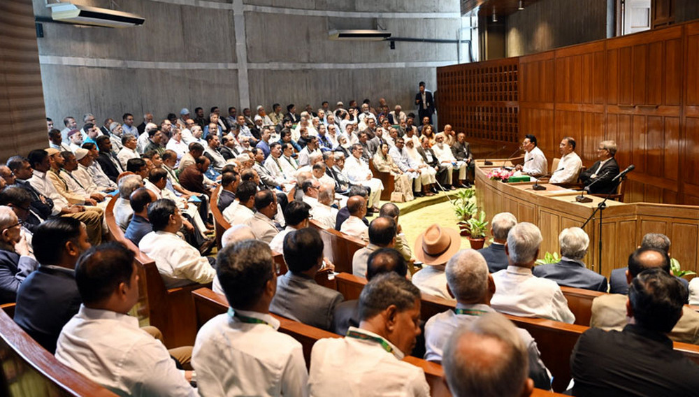 সংসদের স্পিকার ঠিক করতে মন্ত্রীদের নিয়ে বৈঠক করছেন প্রধানমন্ত্রী
