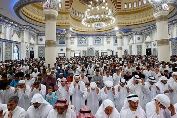 আমিরাতে ঈদের নামাজ মসজিদের ভেতরে আদায়ের নির্দেশ