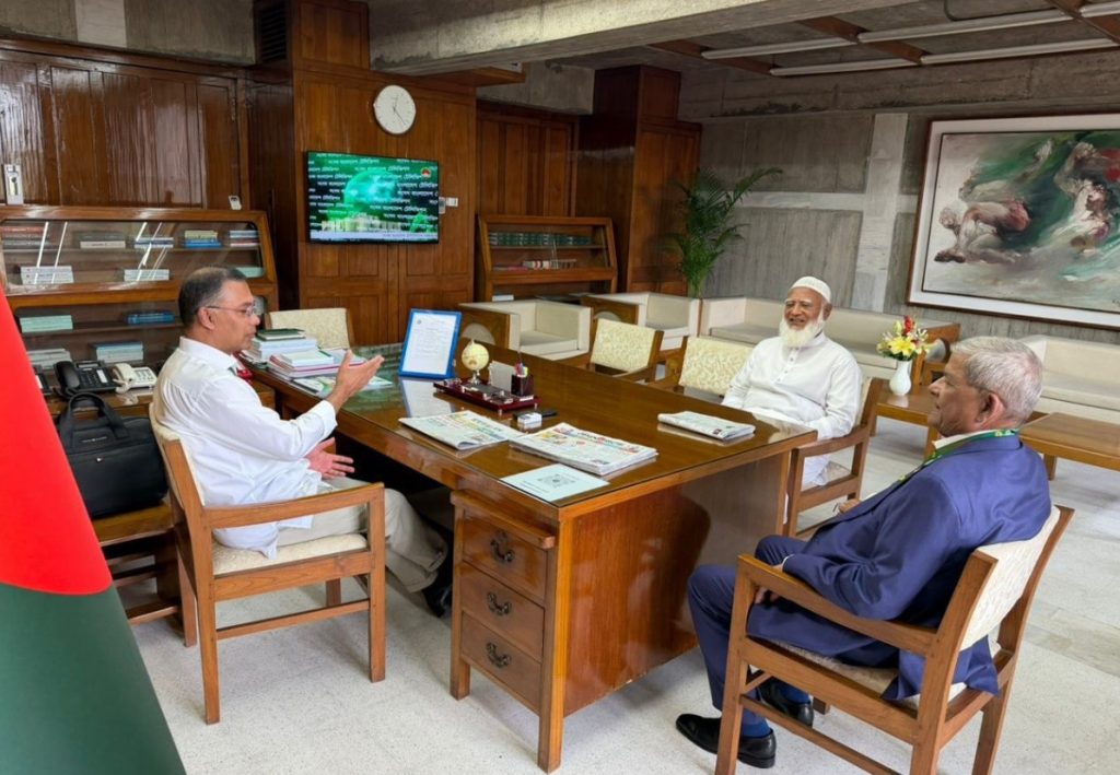 প্রধানমন্ত্রীর সঙ্গে সাক্ষাৎ করলেন বিরোধীদলীয় নেতা