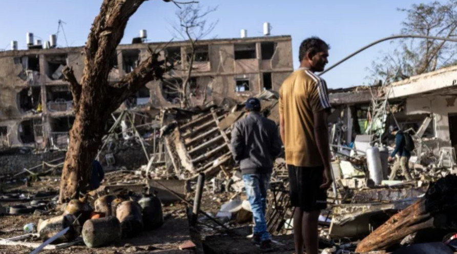 ইরানের মিসাইল ঝড়ে লণ্ডভণ্ড ইসরাইলের দুই শহর