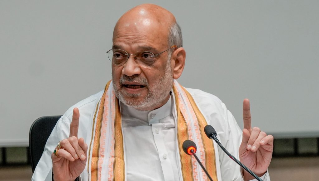 ৬ মাসের মধ্যে বাংলাদেশ থেকে আসা হিন্দু শরণার্থীদের নাগরিকত্ব দেবেন অমিত শাহ