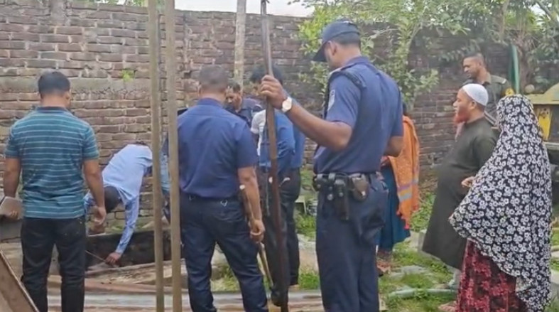 মাটির নিচ থেকে পাওয়া গেল ২৪ হাজার লিটার তেল