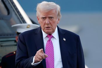 আরব দেশগুলোর কাছে ইরান যুদ্ধের খরচ চাইবেন ট্রাম্প