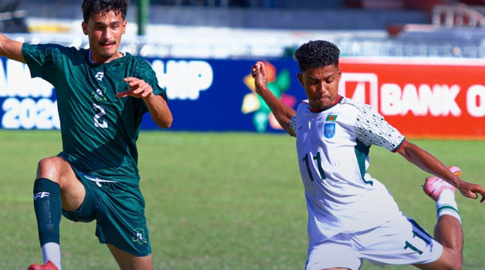 পাকিস্তানকে উড়িয়ে দিল বাংলাদেশ