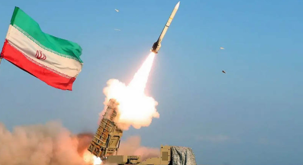 ৪ হাজার কি. মি. দূরে অ্যাংলো-মার্কিন ঘাঁটিতে প্রথম ক্ষেপণাস্ত্র ছুড়ল ইরান