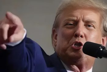 ইরান যুদ্ধের দায় প্রতিরক্ষামন্ত্রীর ওপর চাপিয়ে দিলেন ট্রাম্প!