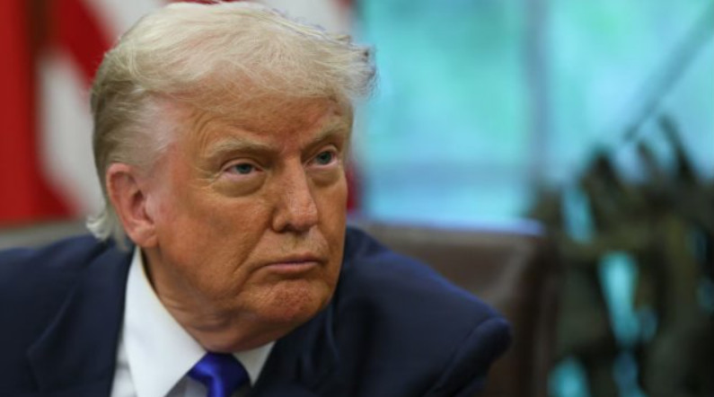 ইরান যুদ্ধ থেকে সরে আসার উপায় খুঁজছে ট্রাম্পের উপদেষ্টারা