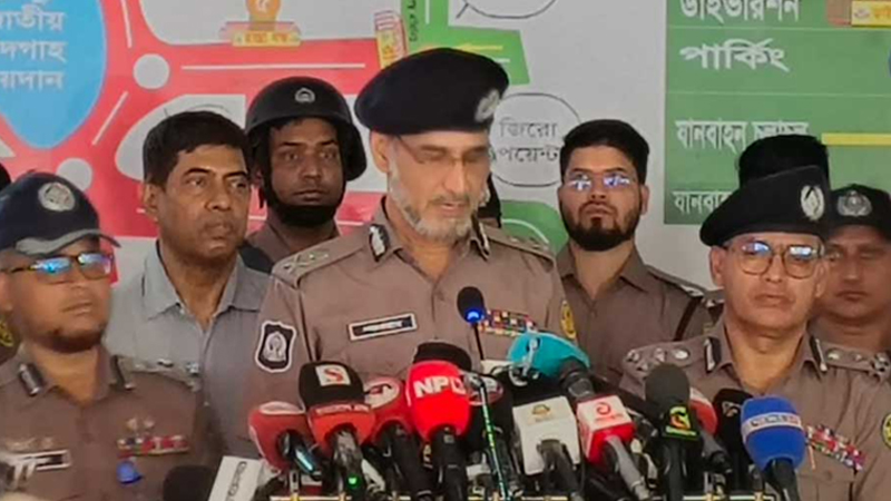 ঈদকে কেন্দ্র করে কোনো ধরনের নিরাপত্তা শঙ্কা নেই: ডিএমপি কমিশনার