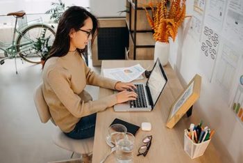 জ্বালানি সাশ্রয়ে মালয়েশিয়ায় ‘ওয়ার্ক ফ্রম হোম’ চালু