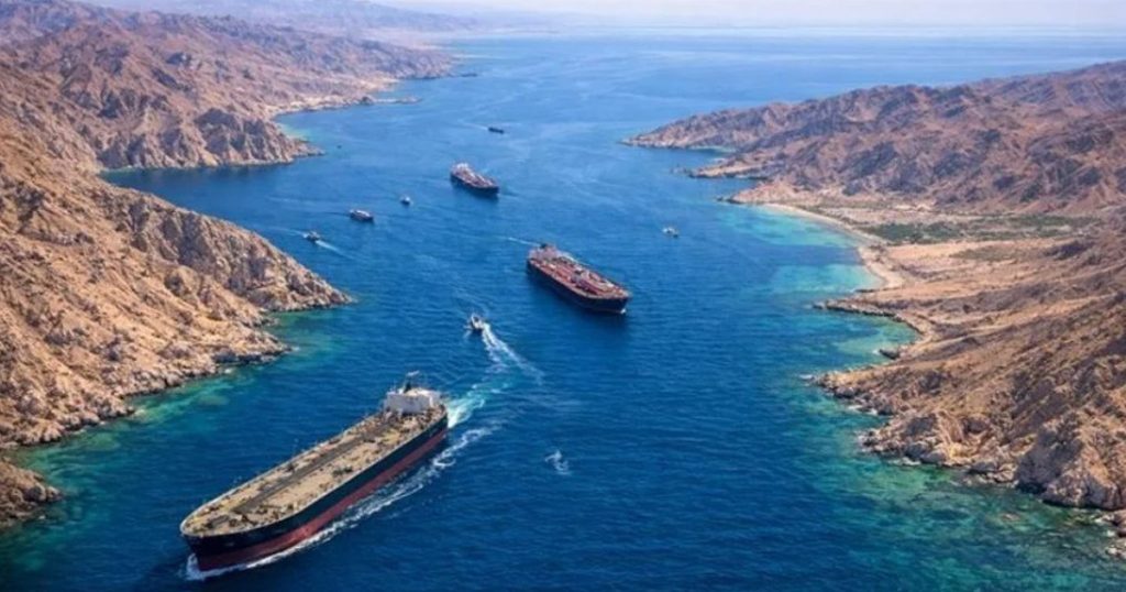 হরমুজ প্রণালিতে টোল বেঁধে দিলো ইরান, লাগবে চীনা মুদ্রা