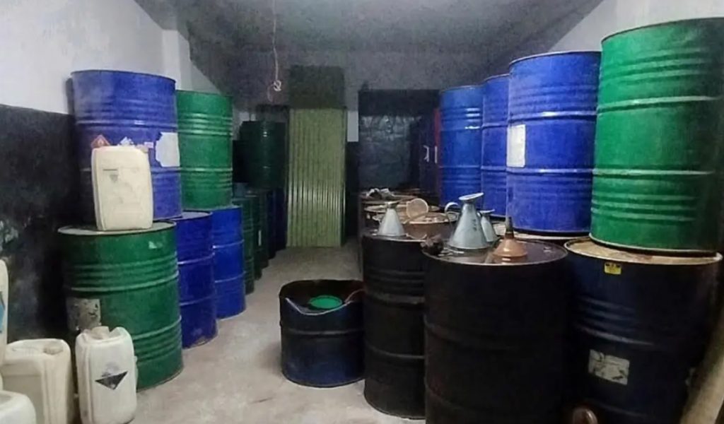 মেহেরপুরে সীমান্ত এলাকা থেকে জব্দ করা হলো ৫৩৭৫ লিটার তেল