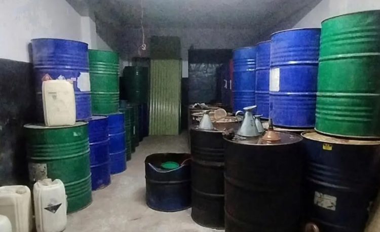 মেহেরপুরে সীমান্ত এলাকা থেকে জব্দ করা হলো ৫৩৭৫ লিটার তেল
