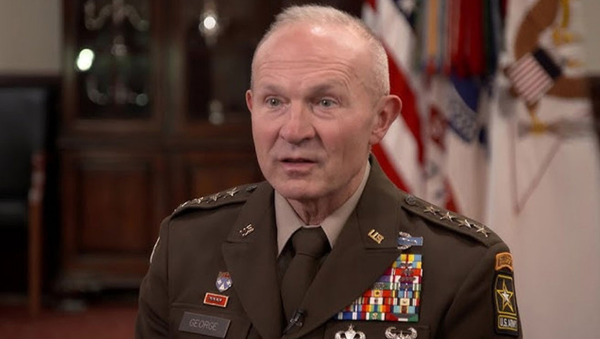 মার্কিন সেনাপ্রধানকে বাধ্যতামূলক অবসরে পাঠালেন ট্রাম্প